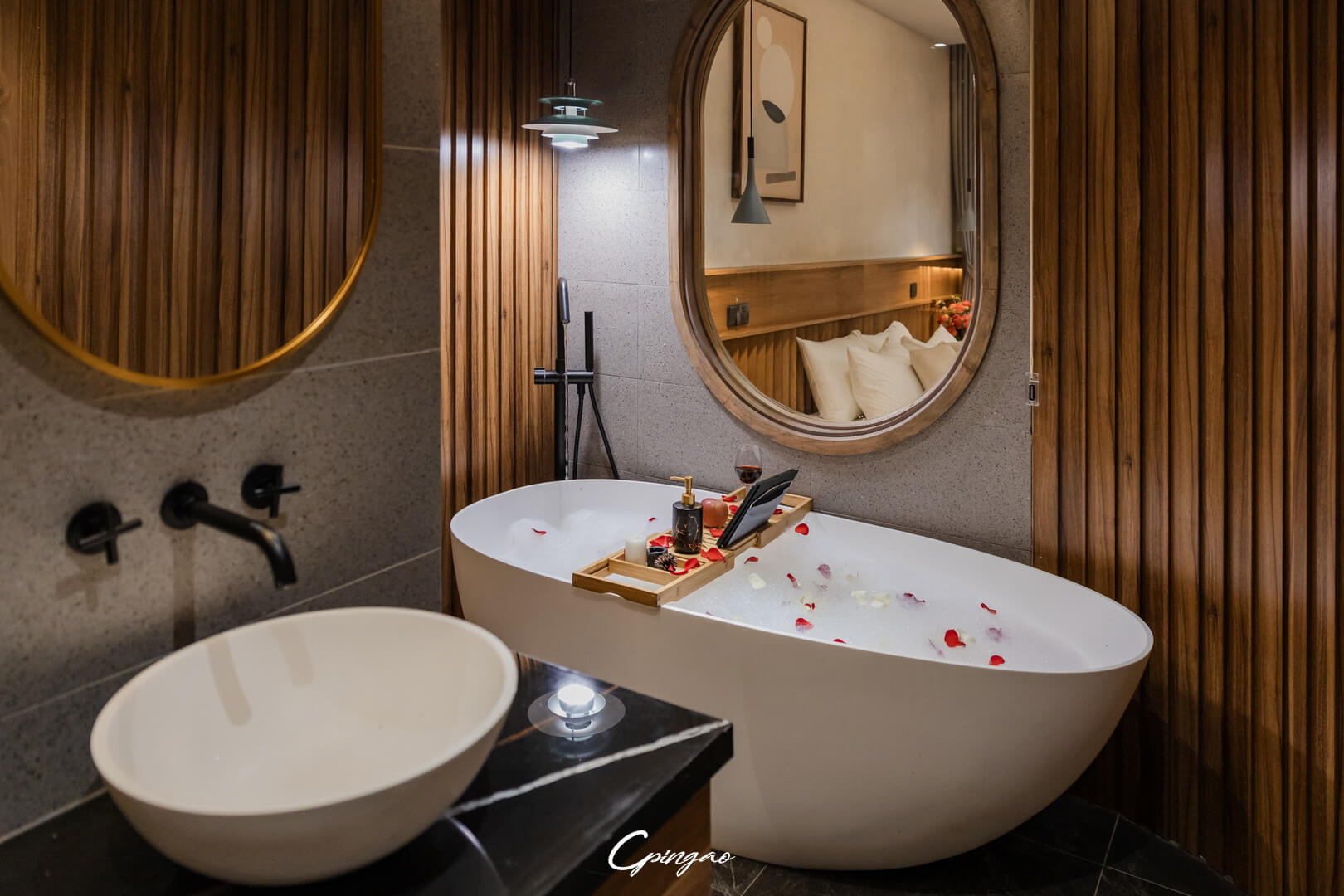 Solid Surface Bathware - Vietnamese Hotel
